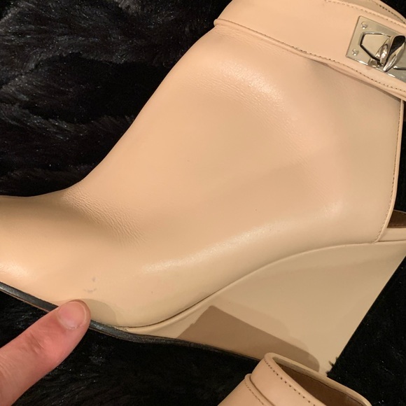 Beautiful Givenchy ankles boots 👢 use see pic - Picture 6 of 9
